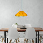 luminária pendente de papel Iluminoo - modelo Diamante Ouro Amarelo Ambientada
