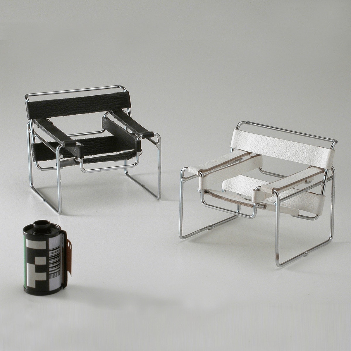 Miniatura Cadeira Wassily &Bull; Miniatura Cadeira Wassily Marcel Breuer - 1 &Bull; Deezign