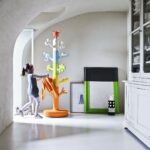 cabideiro infantil Paradise Tree colorido ambientada