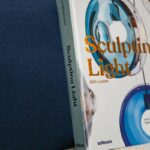Livro SCULPTING LIGHT: 500 LAMPS - Imagem 3