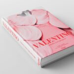 Livro VALENTINO - THEMES AND VARIATIONS • Rizzoli