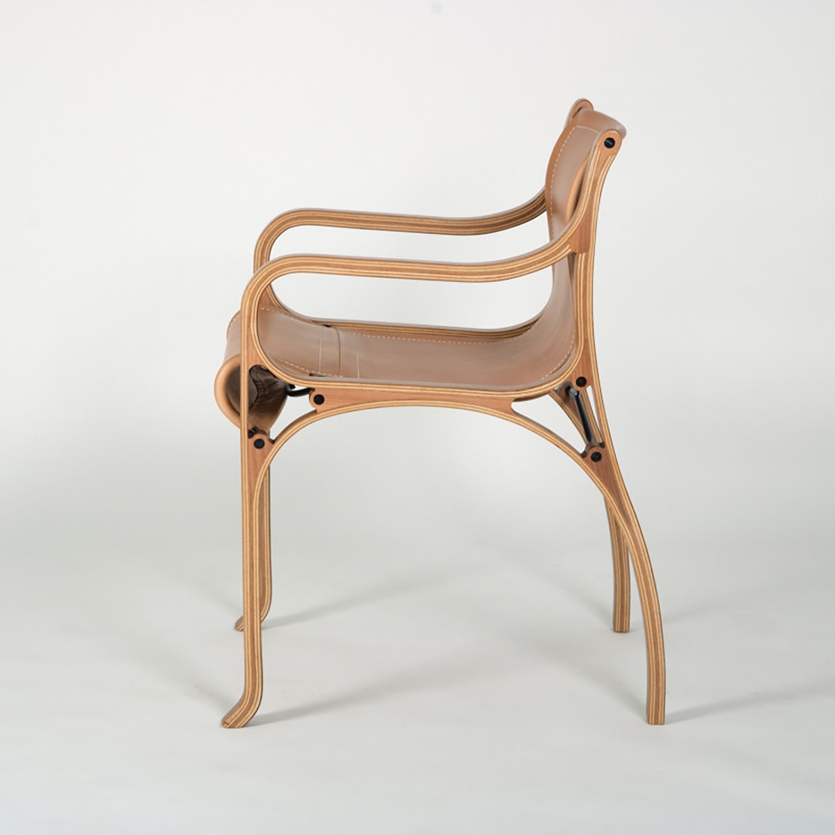 Cadeira cv model b armchair objekto 1200px amb06 5 deezign