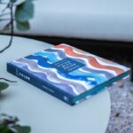 Livro LIVING WITH COLOR - INSPIRATION AND HOW-TOS TO BRIGHTEN UP