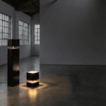 Luminária de piso Inconfidência madeira, latão e vidro - Imagem 3