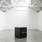 Mesa de Apoio Ambrosio em madeira e latão - Imagem 2